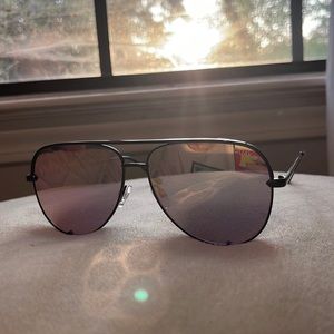 QUAY high key black/gold sunglasses